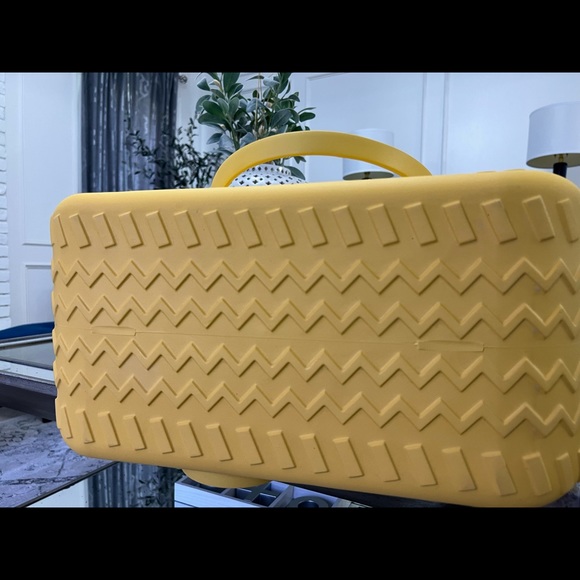 YELLOW THERE Bogg bag (LAST ONE IN STOCK) - Picture 4 of 4